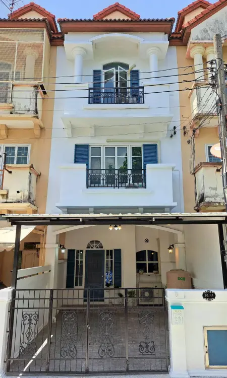 ให้เช่าทาวน์โฮมออฟฟิศสไตล์ฝรั่งเศส 3.5 ชั้น 200 ตรม. หมู่บ้านสรานนท์ ปากเกร็ด